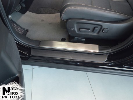 Photo Накладки на внутренние пороги Toyota Highlander 2014- Premium