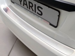Накладка на бампер Toyota Yaris 2011-2014 5 дверей Premium