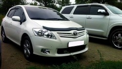 Дефлектор капота Toyota Auris 2010-2012 SIM
