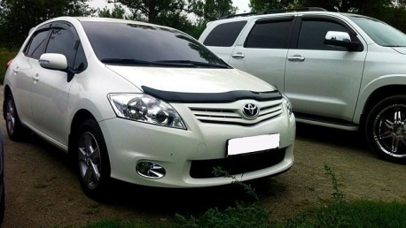 Photo Дефлектор капота Toyota Auris 2010-2012 SIM