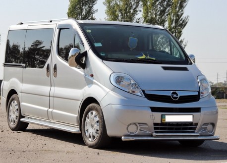 Photo Передний ус двойная труба на Opel Vivaro 2001-2014