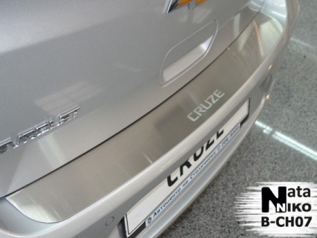 Photo Накладка на бампер Chevrolet Cruze 2011- хэтчбек Premium