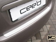 Накладка на бампер Kia Ceed 2007-2012 хетчбек Premium