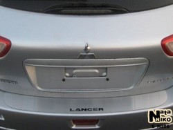 Накладка на бампер Mitsubishi Lancer X 2007- 5 дверей Premium