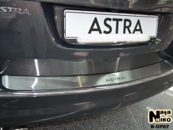 Накладка на бампер Opel Astra J 2009- универсал Premium