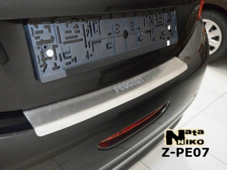 Photo Накладка на бампер с загибом Peugeot 208 2012- Premium