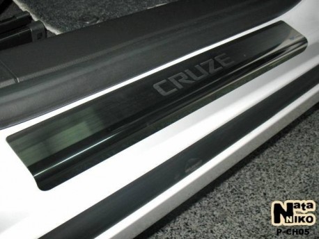 Photo Матовые накладки на пороги Chevrolet Cruze 4, 5 дверей 2009- Premium