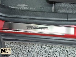 Матовые накладки на пороги Chevrolet Tracker 2013- Premium