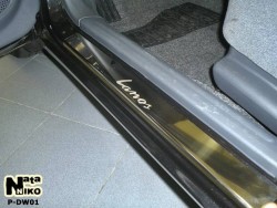 Матовые накладки на пороги Daewoo Lanos 1997- Premium