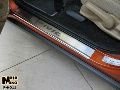 Photo Матовые накладки на пороги Honda Civic 5 дверей 2006-2011 Premium