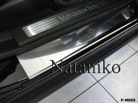 Photo Матовые накладки на пороги Mercedes ML 2005-2011 Premium