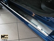 Матовые накладки на пороги Renault Megane 4, 5 дверей 09-16 Premium