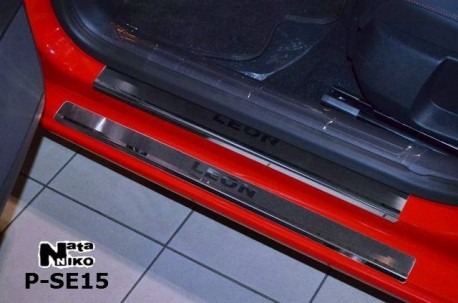 Photo Матовые накладки на пороги Seat Leon 2013- Premium